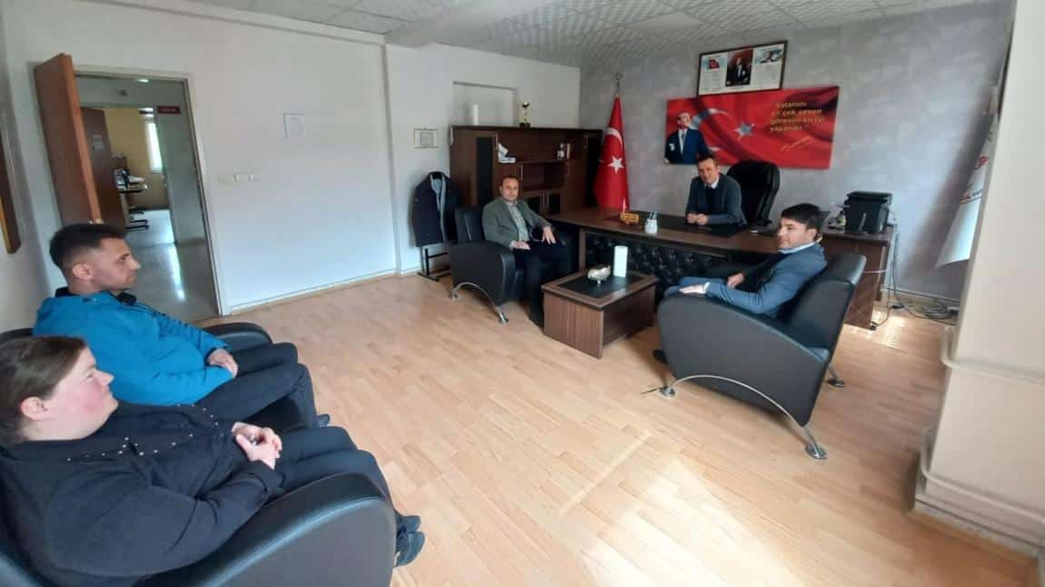 Türkiye Yüzyılı Maarif Modeli ile ilgili İlçe Milli Eğitim Müdürümüz Halil İbrahim TAKCI başkanlığında tüm okul/kurum müdürleriyle toplantı gerçekleştirildi.